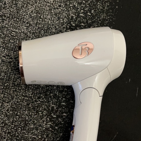 T3 folding hair dryer / blow dryer tested!!! - Picture 2 of 8